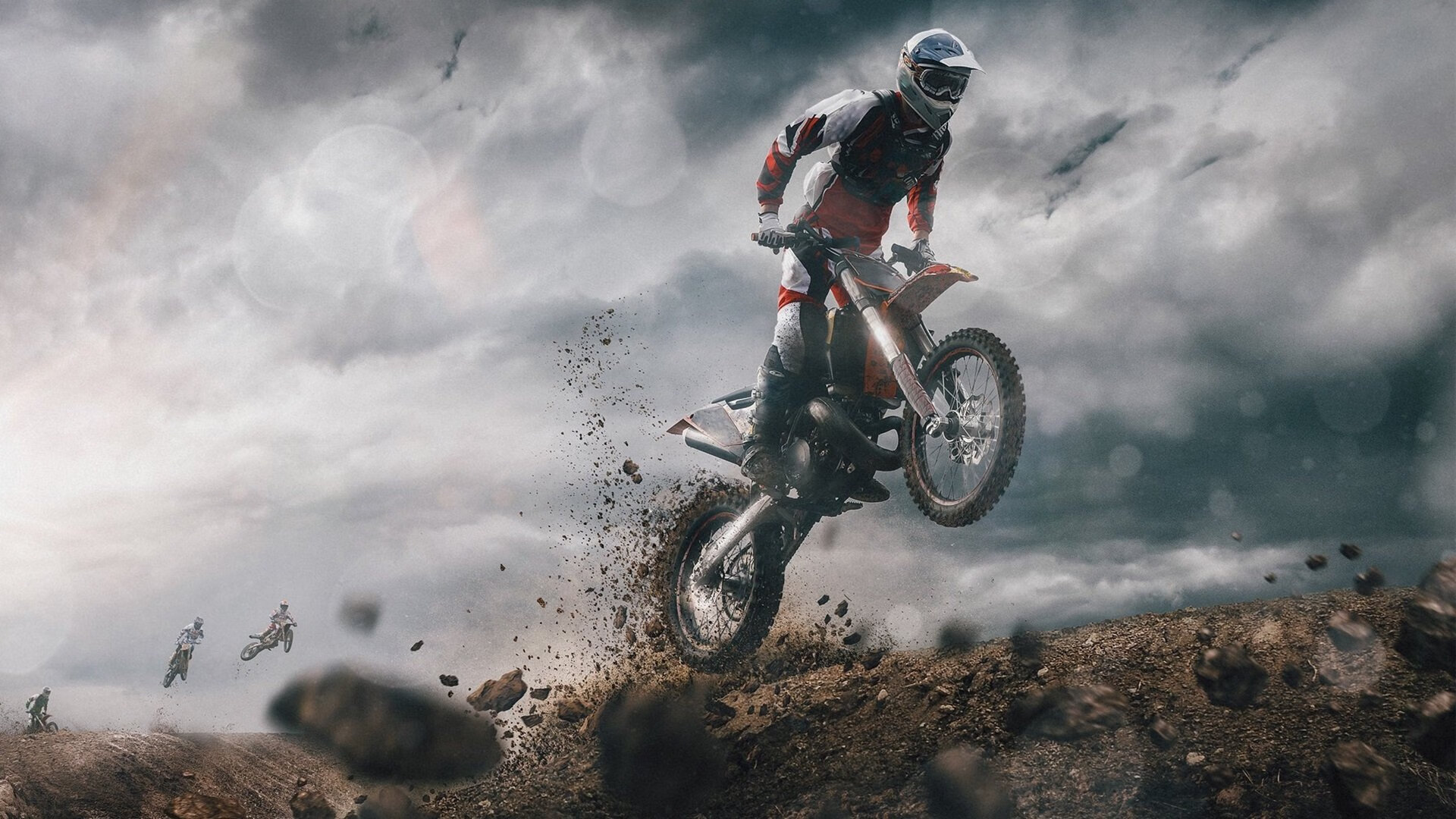 “夏日清凉夜泳赛” 于日落后开放户外泳池